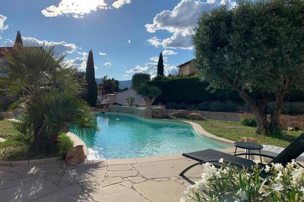 Villa Des Oliviers Avec Piscine Chassagny Exterior photo