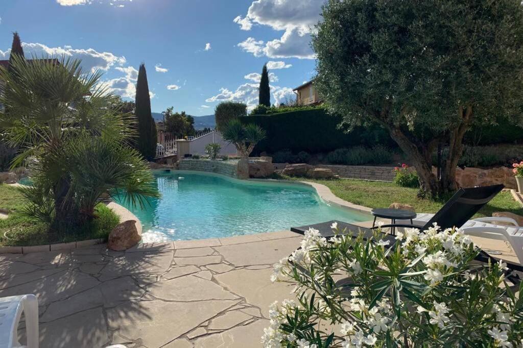 Villa Des Oliviers Avec Piscine Chassagny Exterior photo
