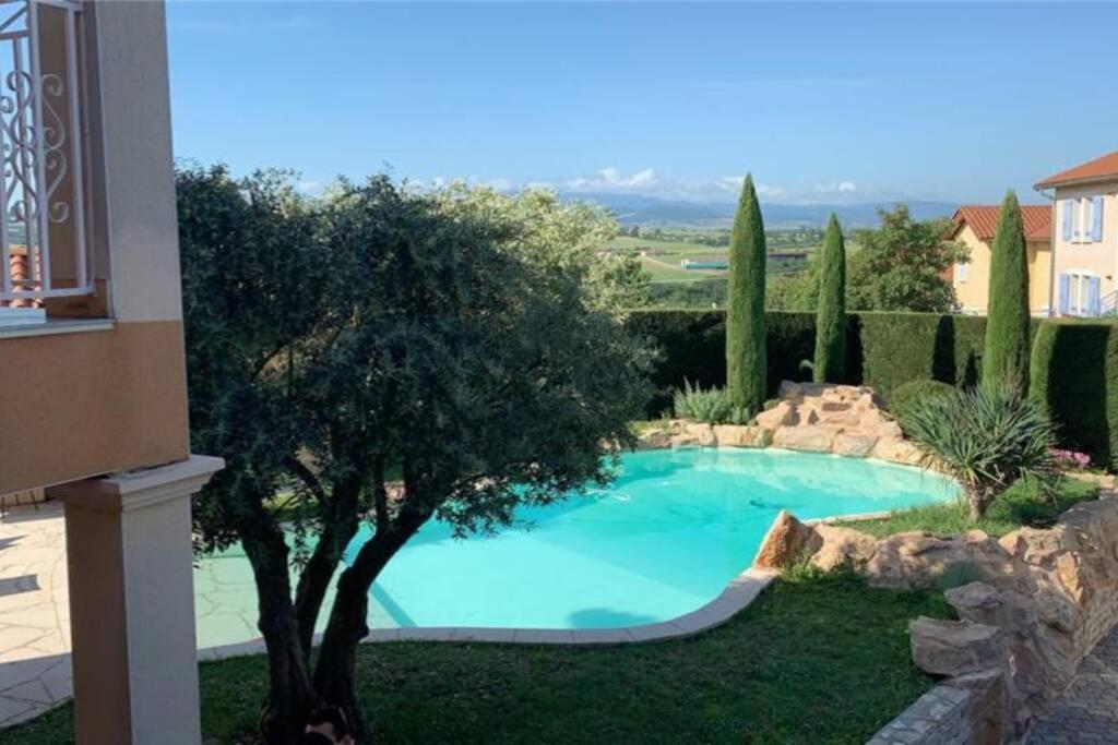 Villa Des Oliviers Avec Piscine Chassagny Exterior photo